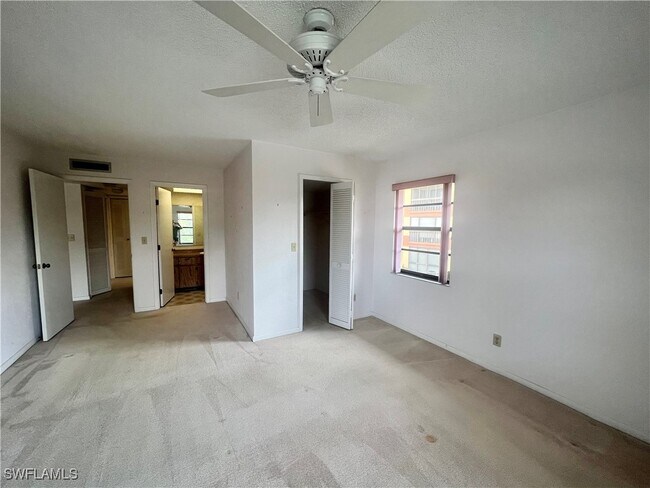 Building Photo - 6150 Whiskey Creek Dr