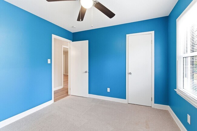 Building Photo - Beautiful, updated 3-bedroom, 2-bathroom brick ranch home in High Point with Fenced in yard