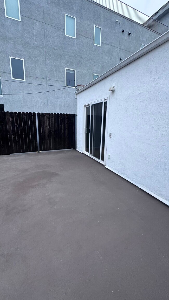 Patio - 11983 Walnut Ln