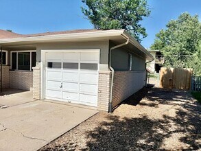 Building Photo - Updated 2bd/1ba Duplex in West Fort Collin...