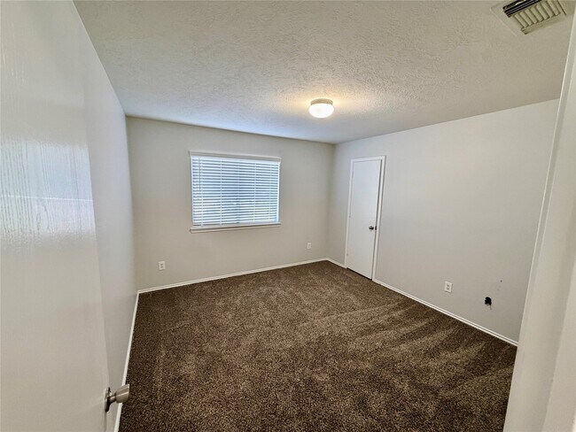 Building Photo - 9011 Aspen Trace Ln