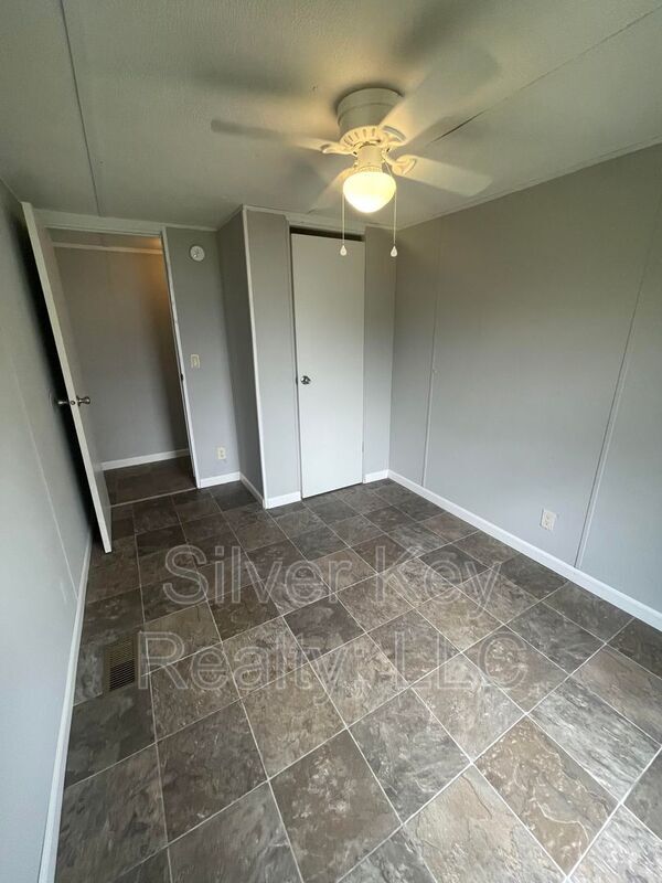 Building Photo - 270 Co Rd 213