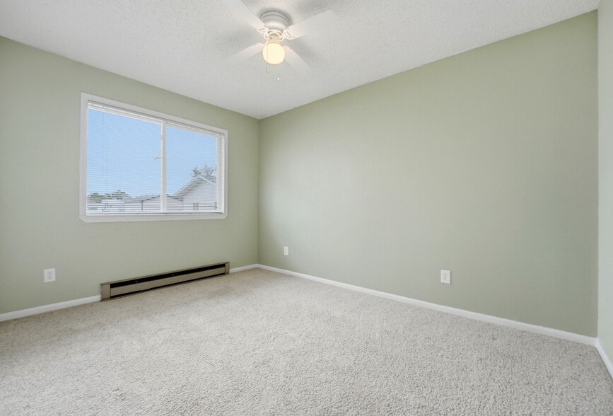 Building Photo - 108 S Norma Ave
