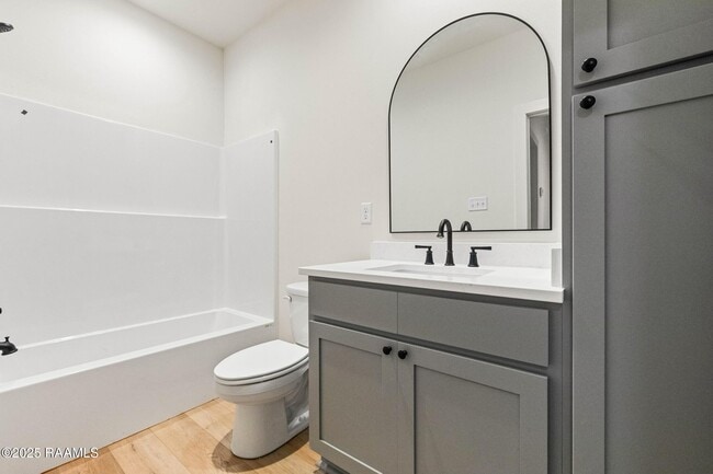 Building Photo - 214 Steiner Oaks