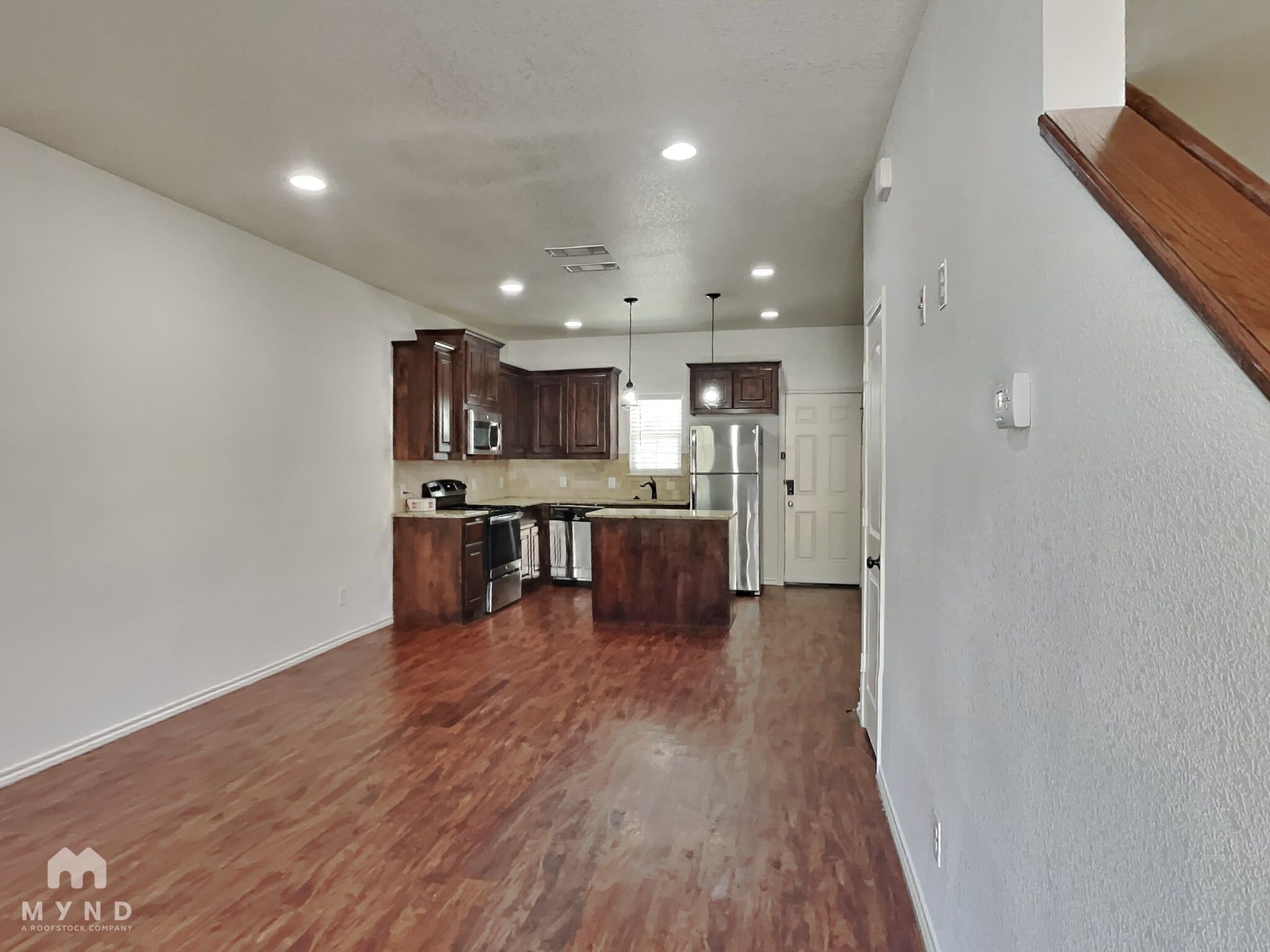 Building Photo - 626 Picnic Ct