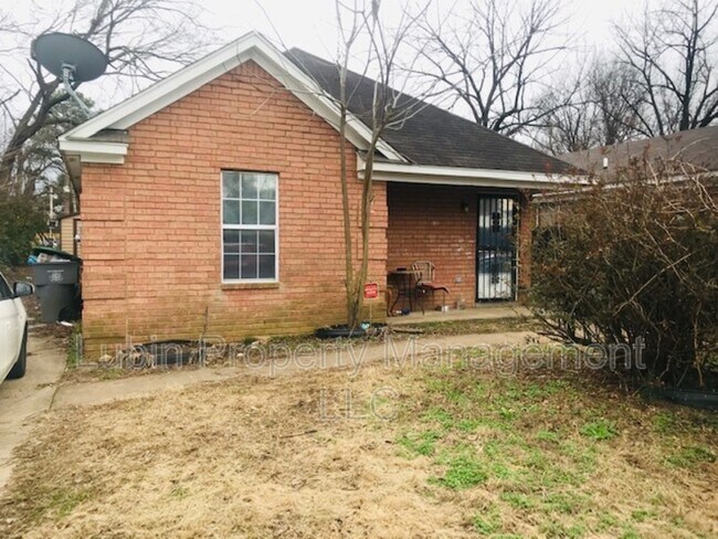 Primary Photo - 2135 Howell Ave