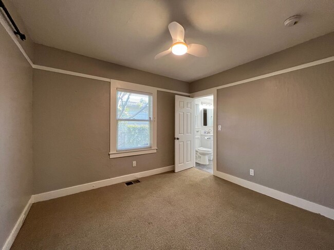 Building Photo - TENTATIVELY RENTED 2 Bedrooms, 1 Bathroom ...