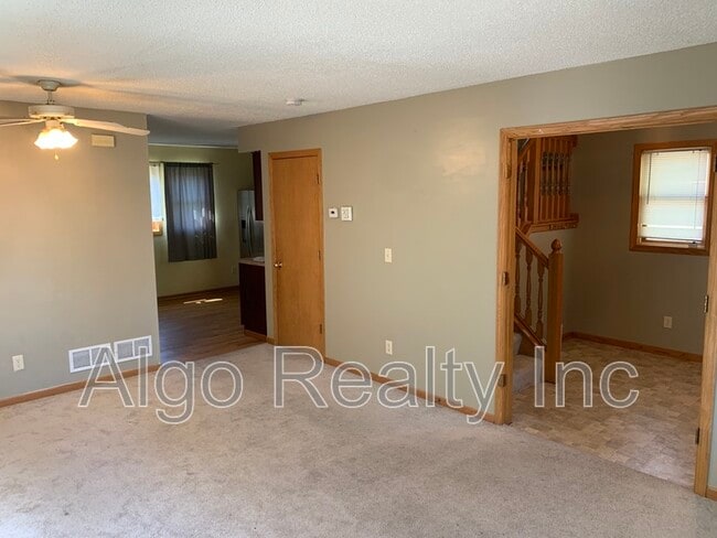 Building Photo - 2827 N Aldrich Ave