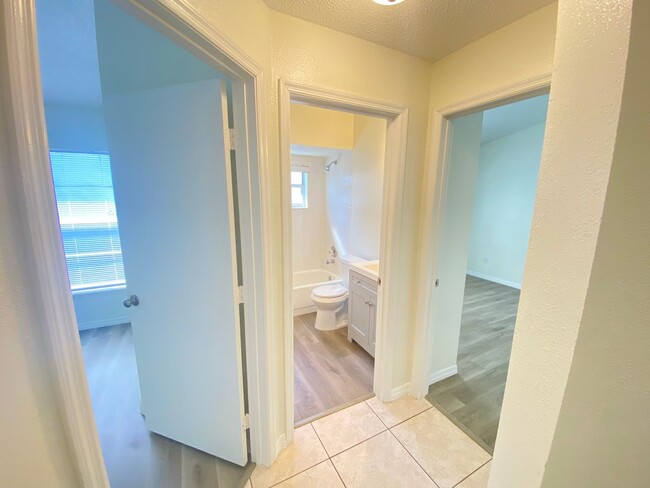 Building Photo - 3 Bedroom / 2 Bath Home in Winter Springs !