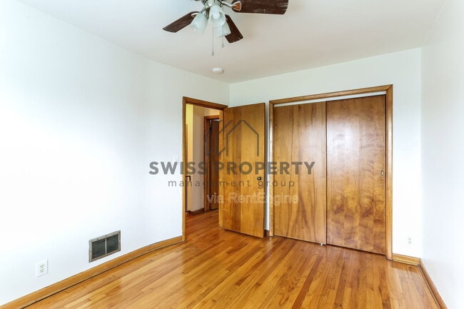 Building Photo - 4185 Indianola Ave