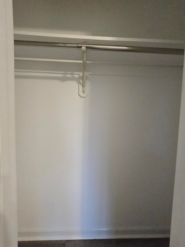 Building Photo - 620 Rainbow Dr