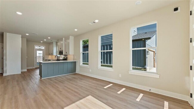 Building Photo - 1303 SW Journey Ln