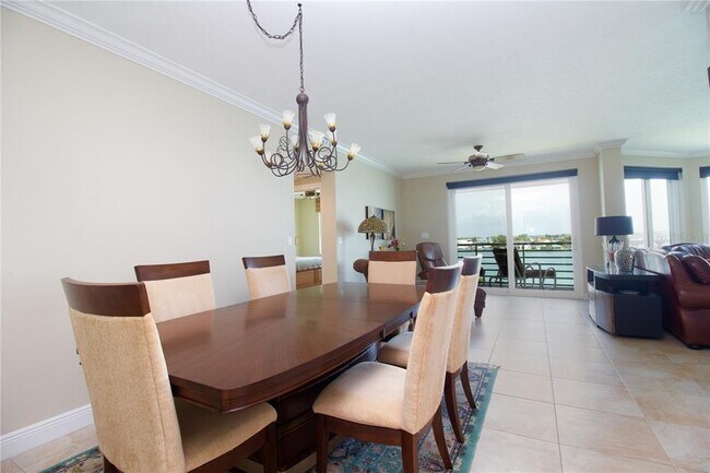 Building Photo - 8041 Sailboat Key Blvd S