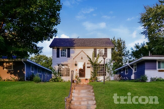 Primary Photo - 3910 Scott Ave N