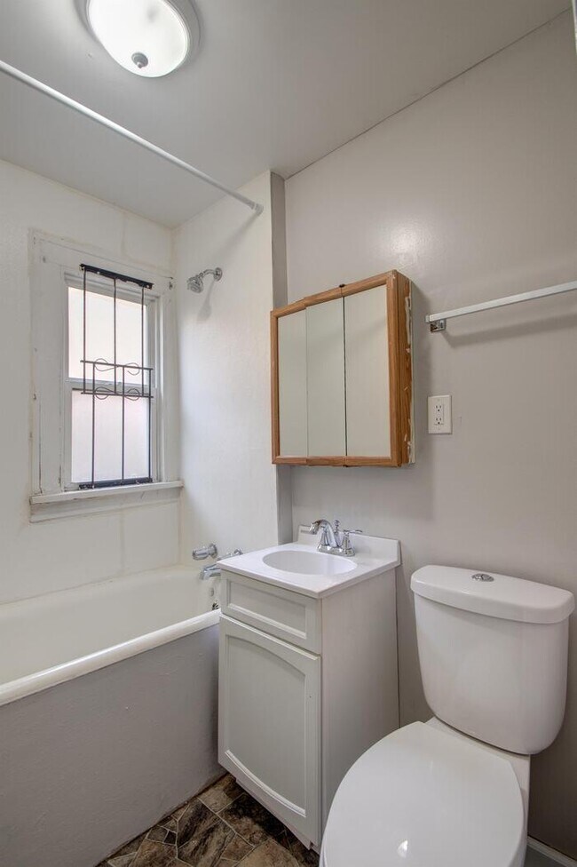 Building Photo - 1147 Harrison Blvd