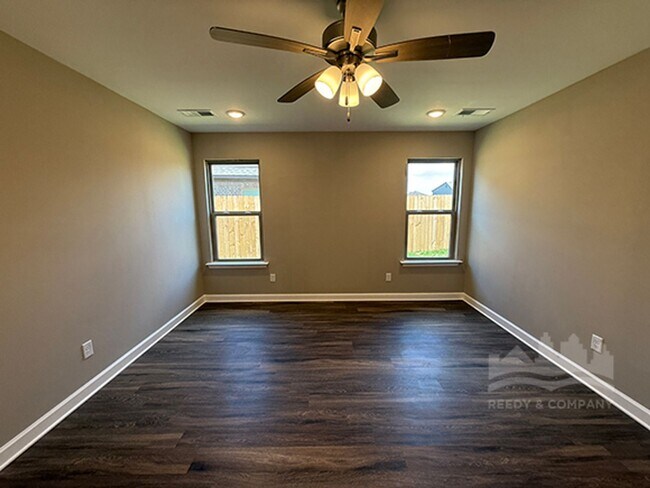 Building Photo - 9675 Bloomington Circle S