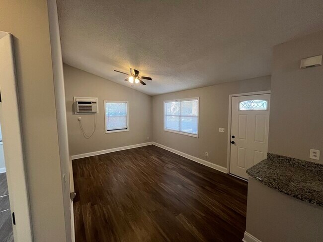 Building Photo - 8602 Mandolin Ct
