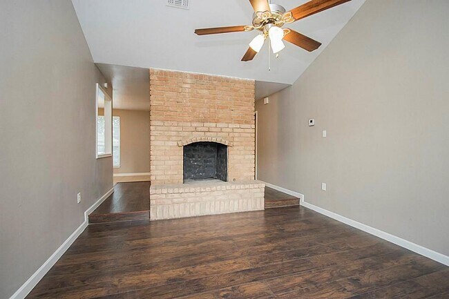 Building Photo - 803 Knob Hollow St