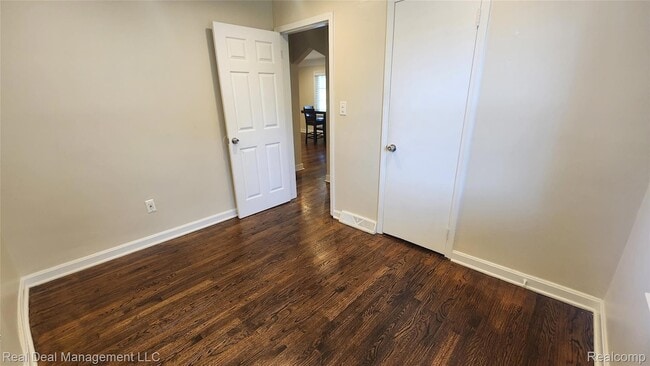 Building Photo - 30066 Brentwood St