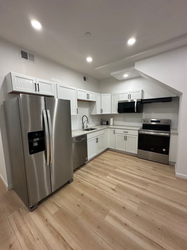 Building Photo - 1925 H St NE