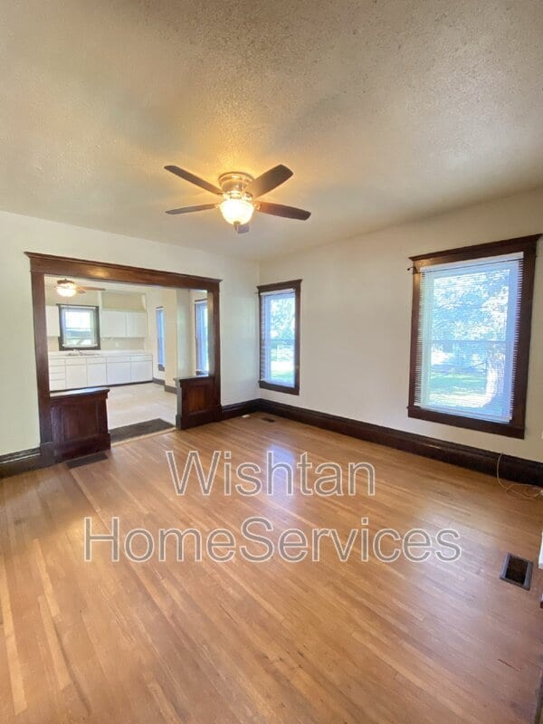 Building Photo - 814 Macomb St