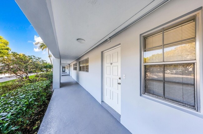 Building Photo - 3091 N Course Dr