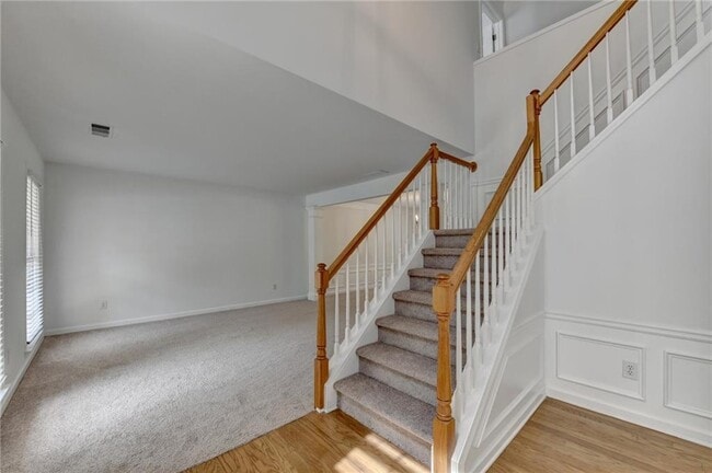 Building Photo - 6535 Ganton Dr