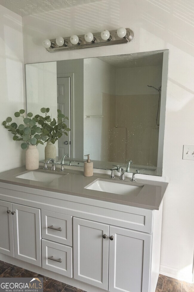 Building Photo - 3859 Shenfield Dr