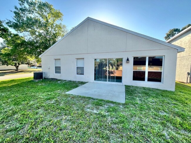 Building Photo - 1709 Pine Bay Dr