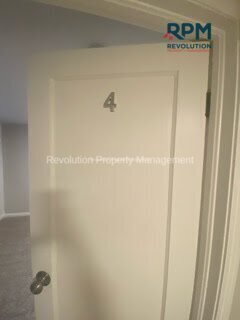Building Photo - Room for rent in convenient Ogden Location