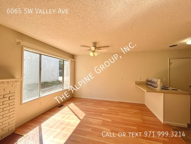 Building Photo - 2 Bedroom Townhome in Beaverton off Allen ...