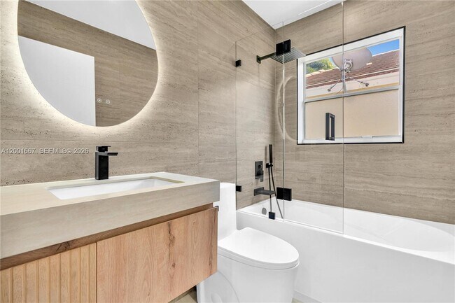 Building Photo - 4967 SW 32nd Way