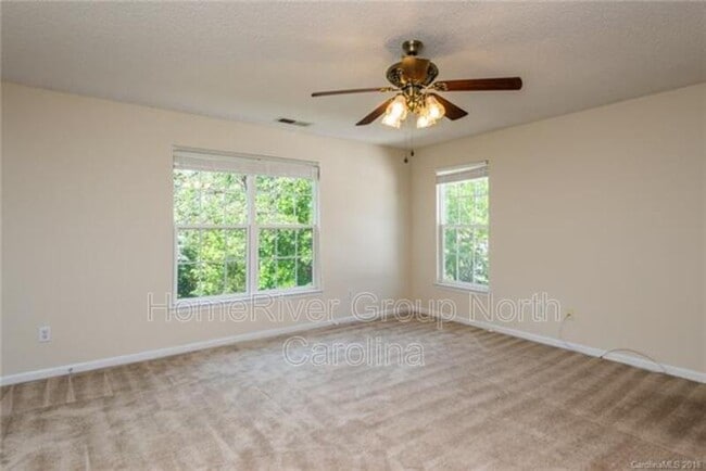 Building Photo - 9706 Ashburton Dr