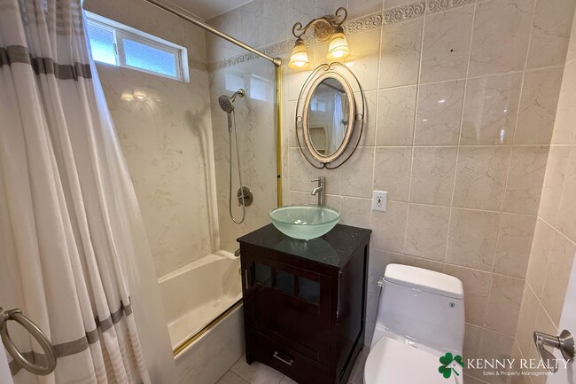 Building Photo - Beautifully Remodeled 4 Bed Home with Loft + Prime Location