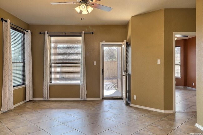 Building Photo - 211 Finch Knoll