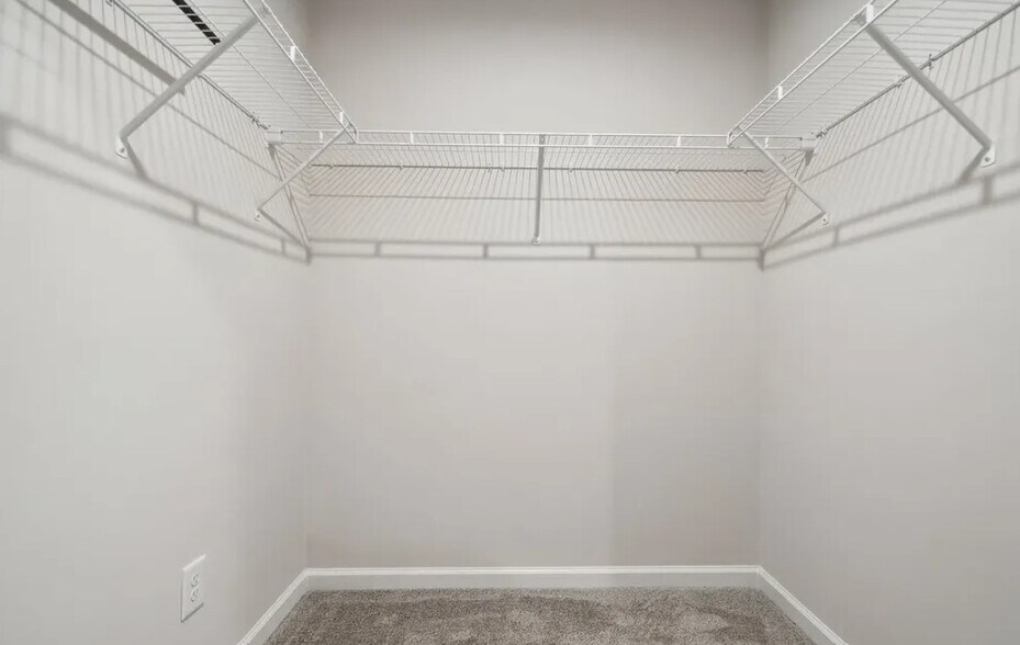 Master Closet - 2611 McCurdy Trl