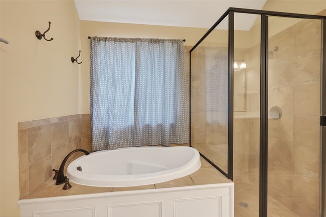 Building Photo - 5115 Field Briar Ln