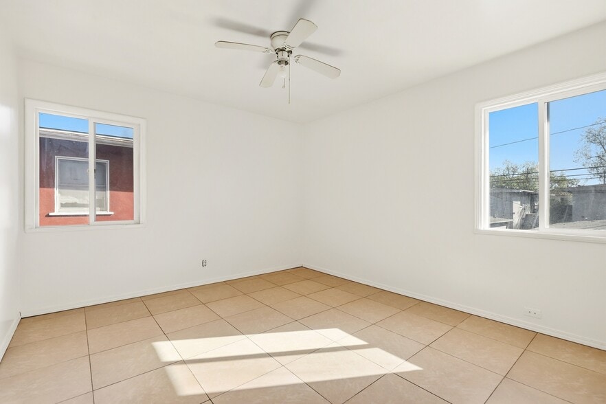 Building Photo - 1405 S Broadway