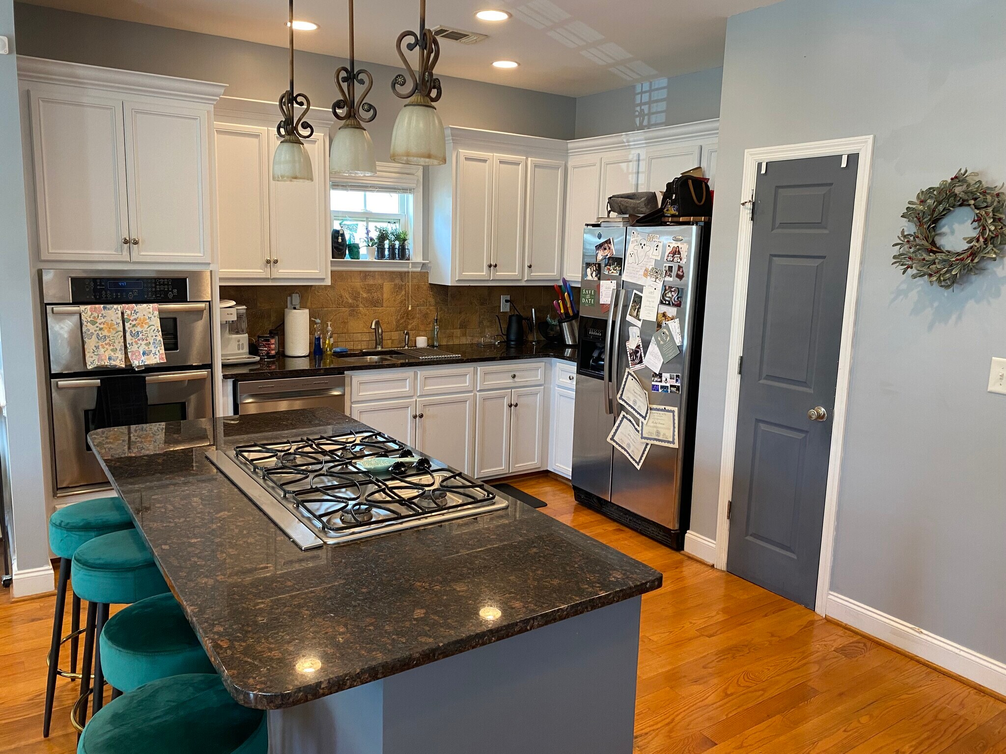 Building Photo - 1215 Pine St