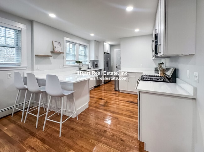 Building Photo - 65-67 Saint James Cir. Unit 2