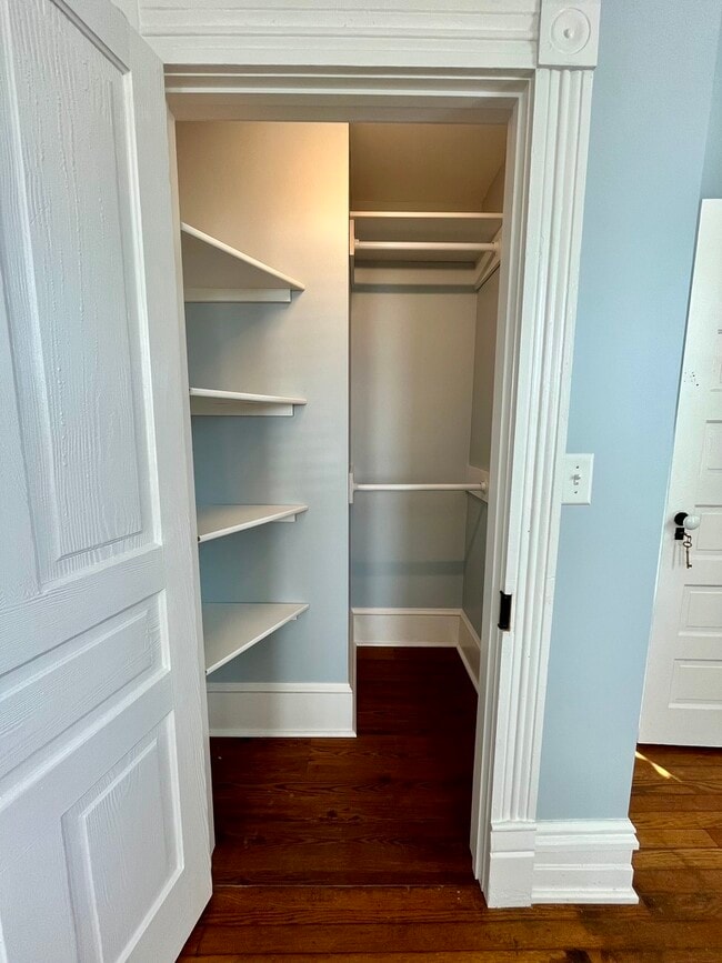 Building Photo - 46 N Thomason St