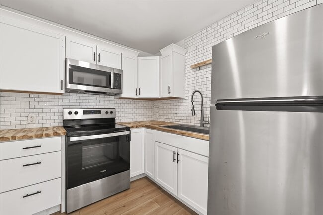 Building Photo - 707 Montclair Blvd