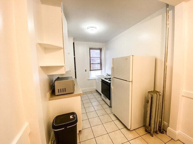 Building Photo - 15 Parkman St
