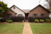 Building Photo - 7032 Robin's Nest Dr