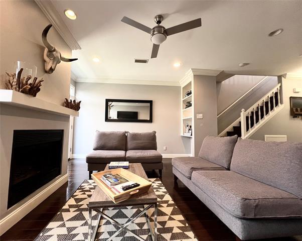 Primary Photo - 3918 Holland Ave