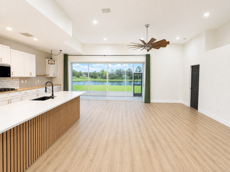 Building Photo - 10725 Banfield Dr