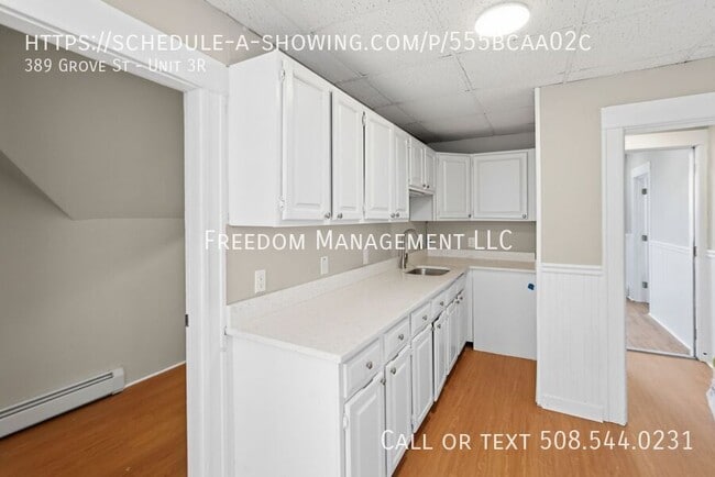 Building Photo - 389 Grove St