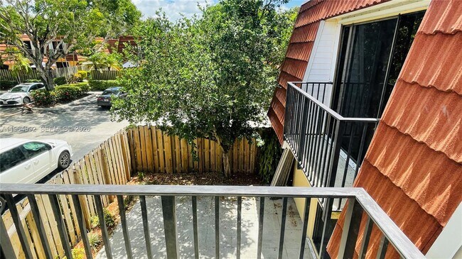 Building Photo - 709 NW 98th Cir