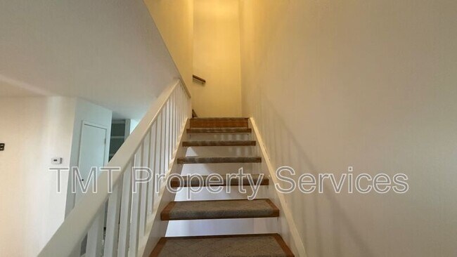 Building Photo - 714 Tanner Dr