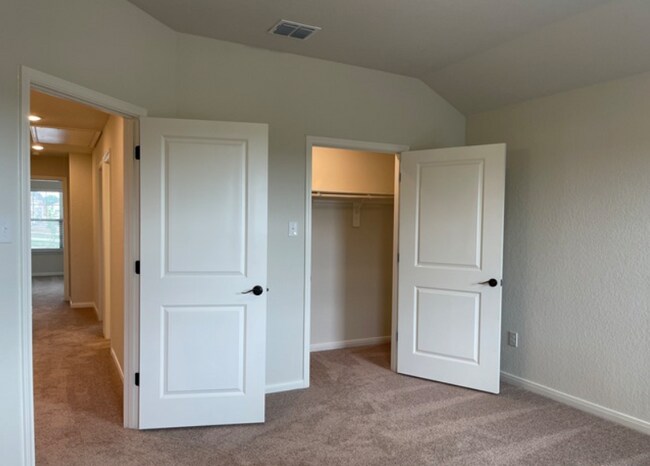 Building Photo - 2206 Sandlewood Cv
